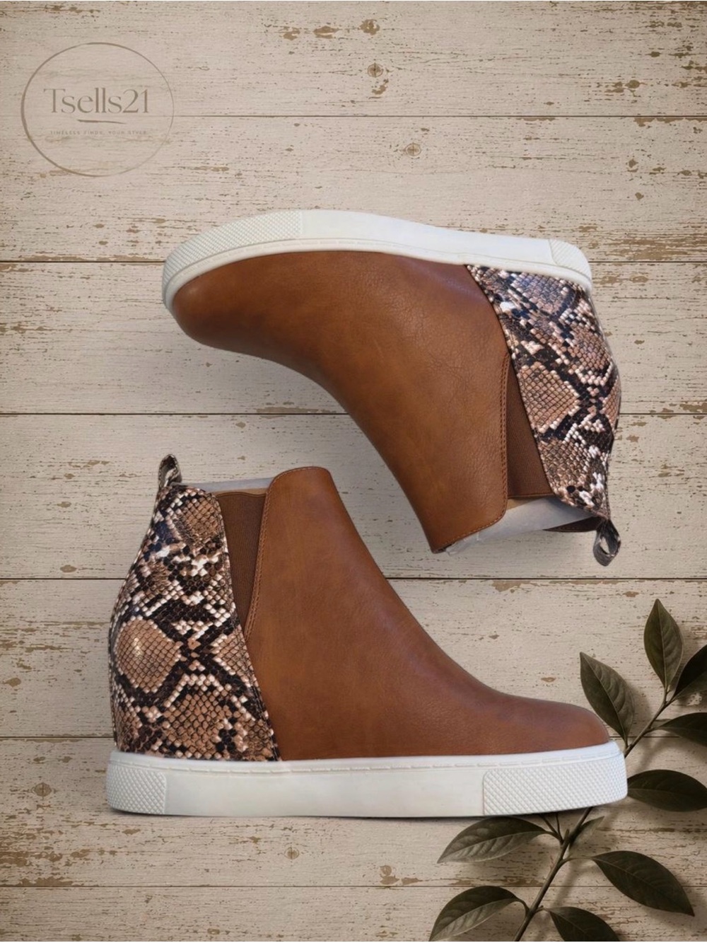 NWT Tinstree Faux Leather Snake Print Wedge Booties - Size 8